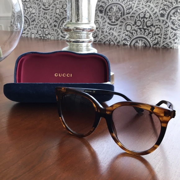 Gucci Accessories - Gucci Sunglasses! Like new!!